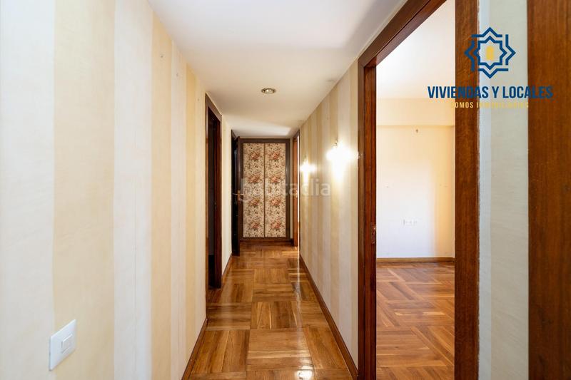 Foto 7fa5f8e7-958d-4c32-b469-0e17dfca7adb. Pis amb calefacció aparcament piscina a Plaza de Toros Granada