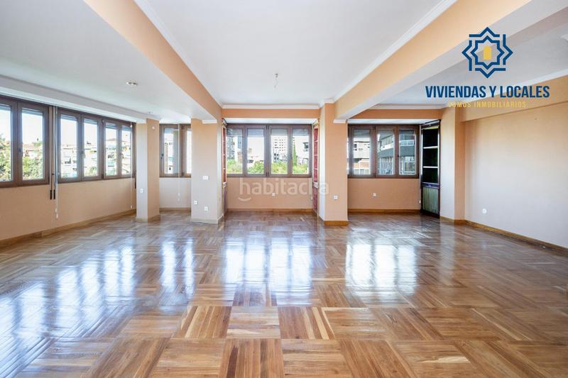 Foto 86c9fbad-cb15-424f-9aaa-ce60adf78a37. Pis amb calefacció aparcament piscina a Plaza de Toros Granada