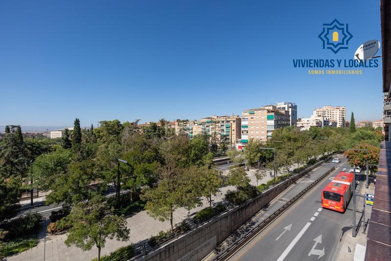 Foto b6fcf7f1-9613-49f4-8dc9-1d97bfe40808. Pis amb calefacció aparcament piscina a Plaza de Toros Granada