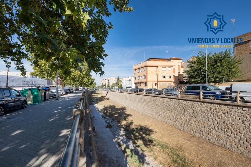 Foto 5f0fb8e5-8111-40ae-a74f-eca358e693bb. Local comercial  en el Campus de la Salud en Granada