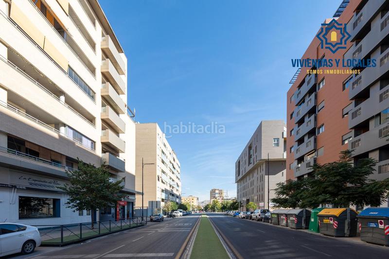 Foto e0d6b937-d206-4b99-93bc-13dd296fbef8. Local comercial  en el Campus de la Salud en Granada