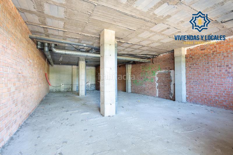 Foto fd44e407-2d40-4770-aa55-f162b82dfaaf. Local comercial  en el Campus de la Salud en Granada