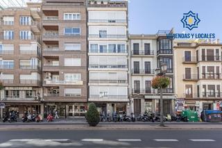 Appartement à Fígares. Piso en acera del darro