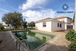 Maison à Barrio de Albaicín. Casa en planta baja con terreno en albaycín