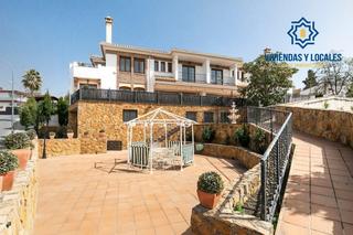 Maison à Huétor Vega. Villa de lujo en huetor