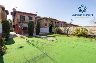 Xalet  Avenida luis javier. Chalet independiente de 4 dormitorios en nuevo jun. seminuevo