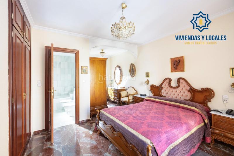 Foto 1b2f902b-f7cd-47ce-89c7-d2445784b632. Casa adosada espectacular casa ubicada en el exclusivo barrio de albayda, diseñada con una distribución funcional en Granada
