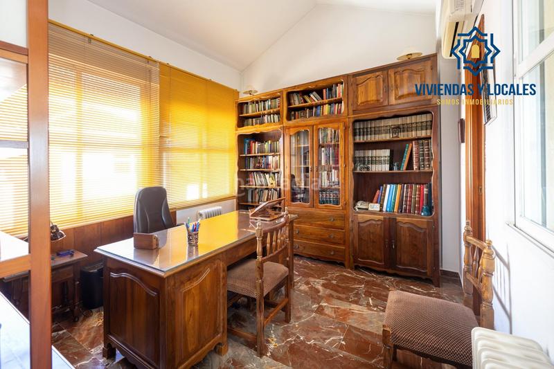 Foto 379bdd88-961b-413b-b9f9-03b8c17b8c61. Casa adosada espectacular casa ubicada en el exclusivo barrio de albayda, diseñada con una distribución funcional en Granada