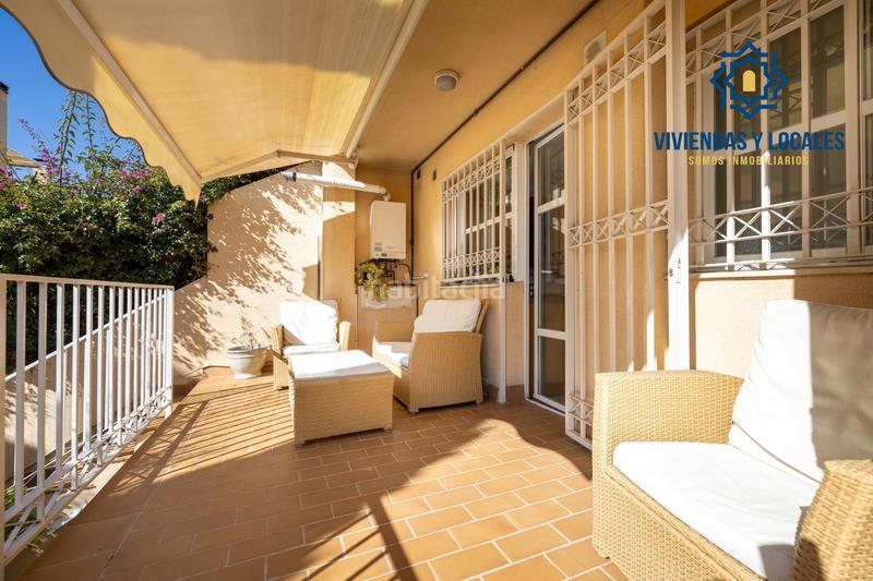 Foto 43c1b9fc-ed2d-4e6e-85c3-4c382eb001ba. Casa adosada espectacular casa ubicada en el exclusivo barrio de albayda, diseñada con una distribución funcional en Granada