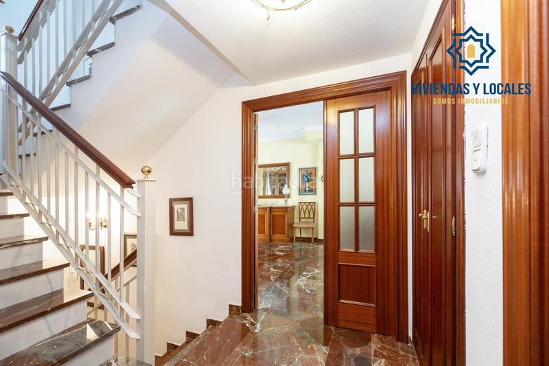 Foto 5e0f761f-1f74-4fba-b998-bf68f5bb192b. Casa adosada espectacular casa ubicada en el exclusivo barrio de albayda, diseñada con una distribución funcional en Granada