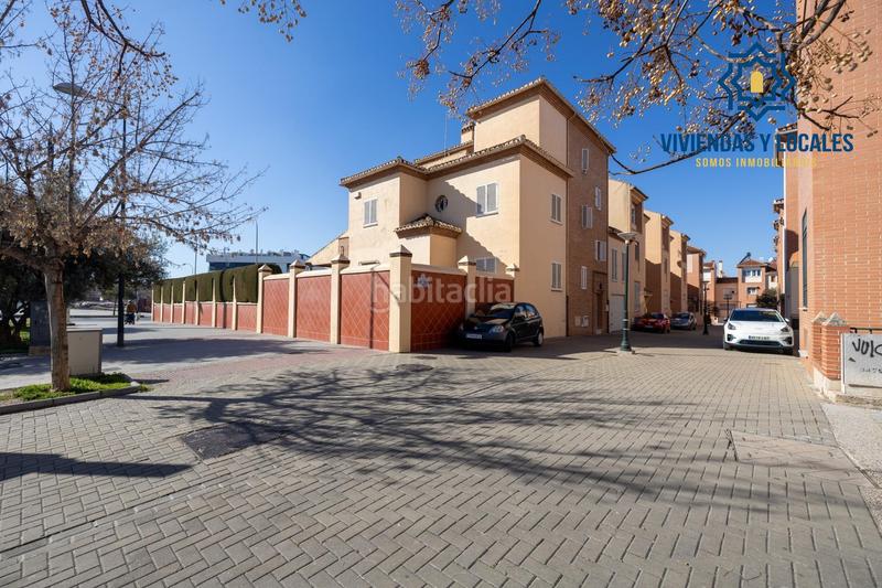 Foto 7d6e8971-17a4-4fd9-aa5d-80ca47ad5b68. Casa adosada espectacular casa ubicada en el exclusivo barrio de albayda, diseñada con una distribución funcional en Granada