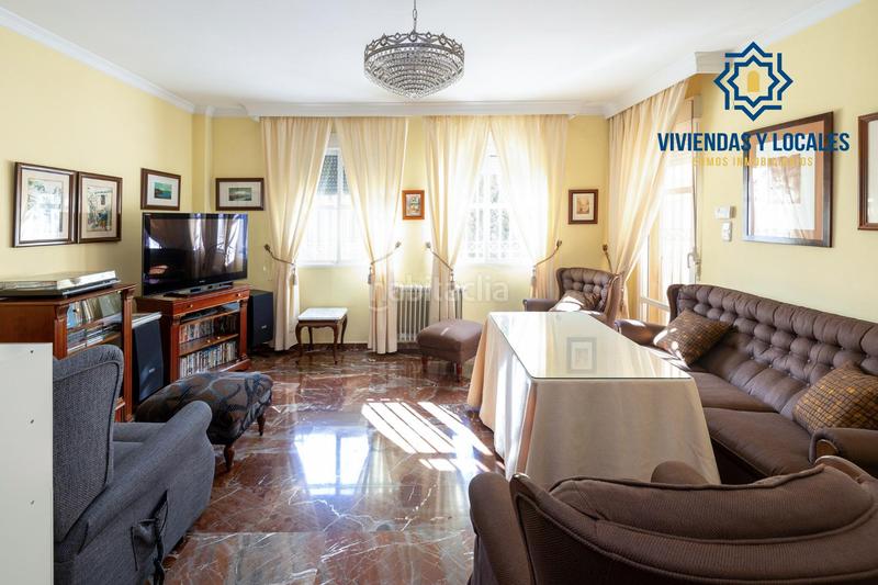 Foto 9f82cb2a-2b0c-4821-8ff3-c643d076e279. Casa adosada espectacular casa ubicada en el exclusivo barrio de albayda, diseñada con una distribución funcional en Granada