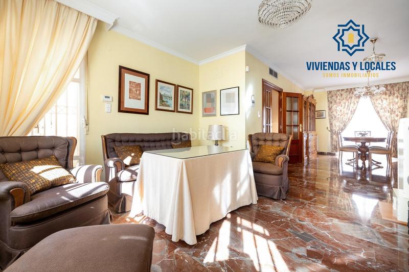 Foto fd885df3-de1c-4eed-ad1b-75fffce60976. Casa adosada espectacular casa ubicada en el exclusivo barrio de albayda, diseñada con una distribución funcional en Granada