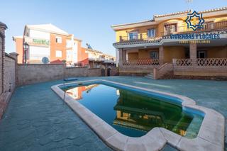 Casa  Calle paraguay. Vive en una casa independiente con piscina y todas las comodidad