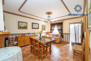 Casa adossada a Cacín. Casa 3 dormitorios en el bonito pueblo de cacín