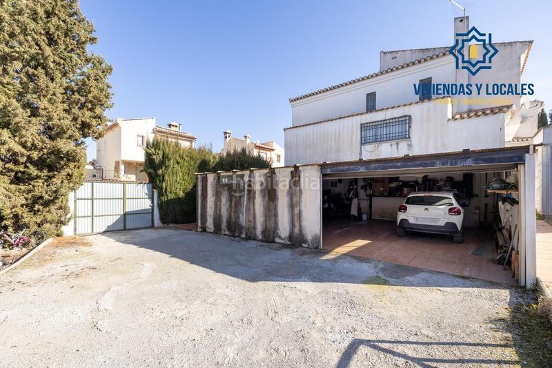 Foto 27ce0cbc-6f1d-484f-8079-3183133fb16a. Chalet  independiente en esquina loma verde en Albolote