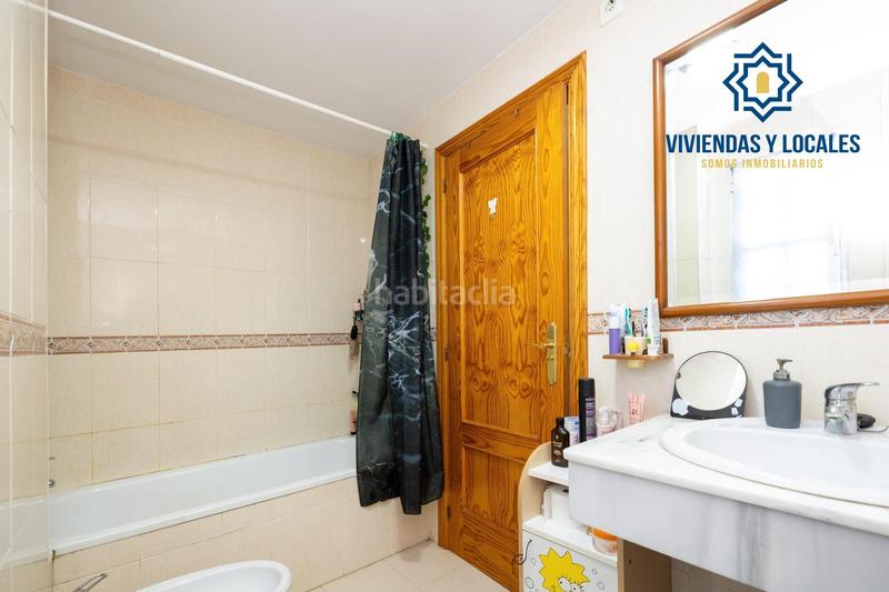 Foto 5012811a-4271-4308-a174-a8f31b9c704f. Chalet  independiente en esquina loma verde en Albolote