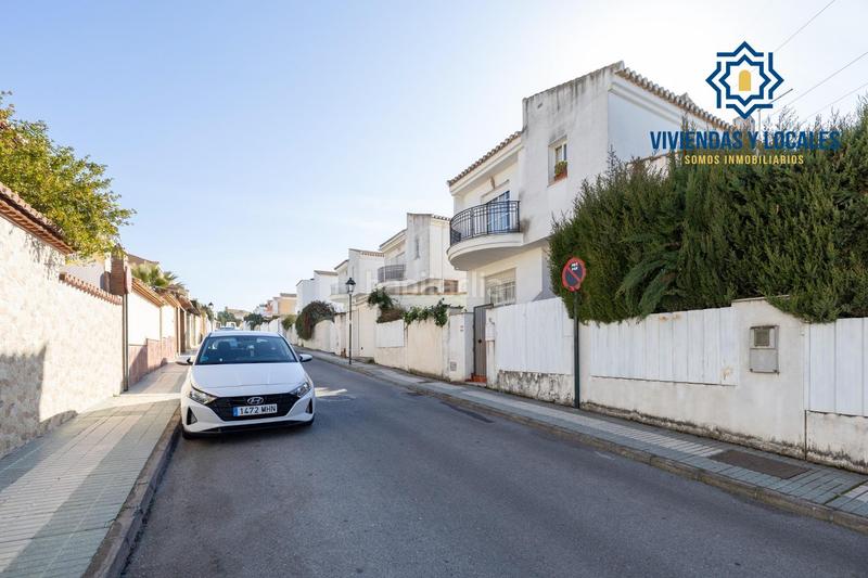 Foto 5b2c149e-17b6-4b3c-87a6-2f6324dbf19c. Chalet  independiente en esquina loma verde en Albolote