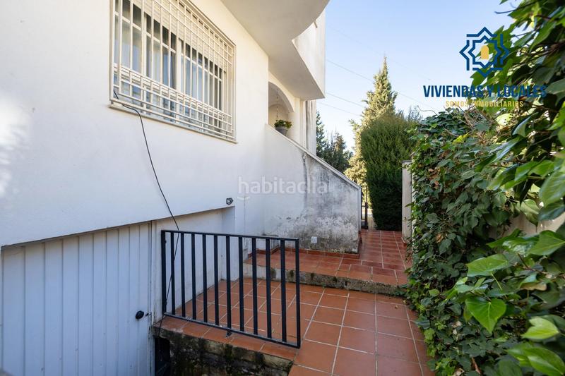 Foto c03a3b9b-5158-4b20-b2eb-b00069ceb520. Chalet  independiente en esquina loma verde en Albolote
