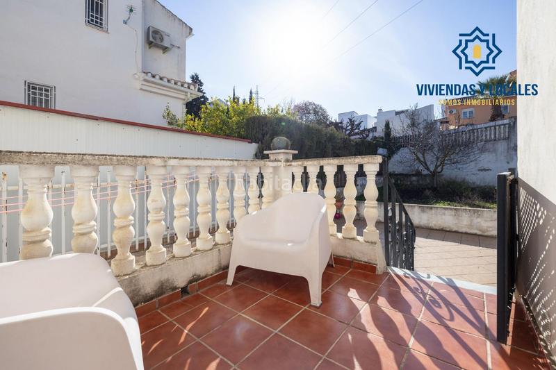 Foto e0f268b3-b621-48b4-ba06-800fdfba7229. Chalet  independiente en esquina loma verde en Albolote