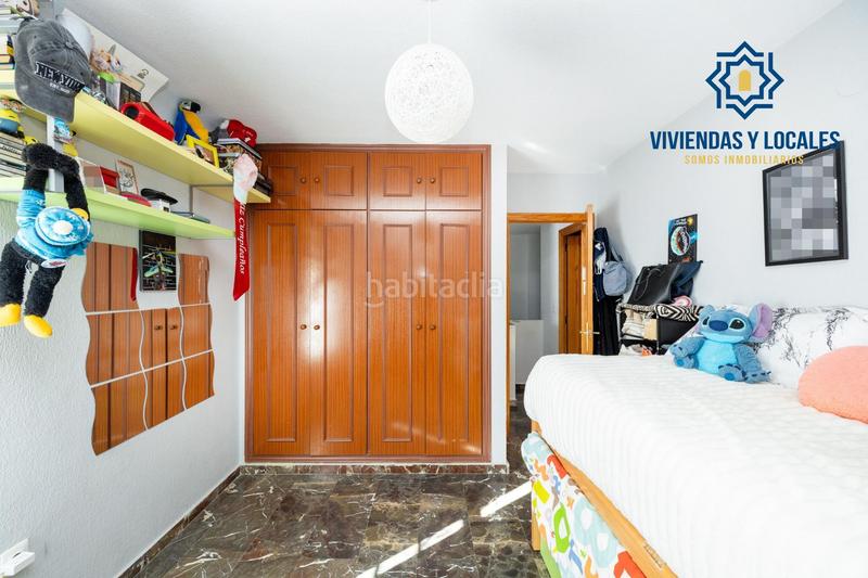 Foto ed073601-2a49-4571-89aa-a53b7bd6ee88. Chalet  independiente en esquina loma verde en Albolote