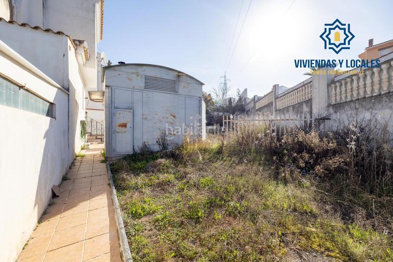 Foto ef5e70d5-05b9-4a75-bc91-bf37afacbcbb. Chalet  independiente en esquina loma verde en Albolote