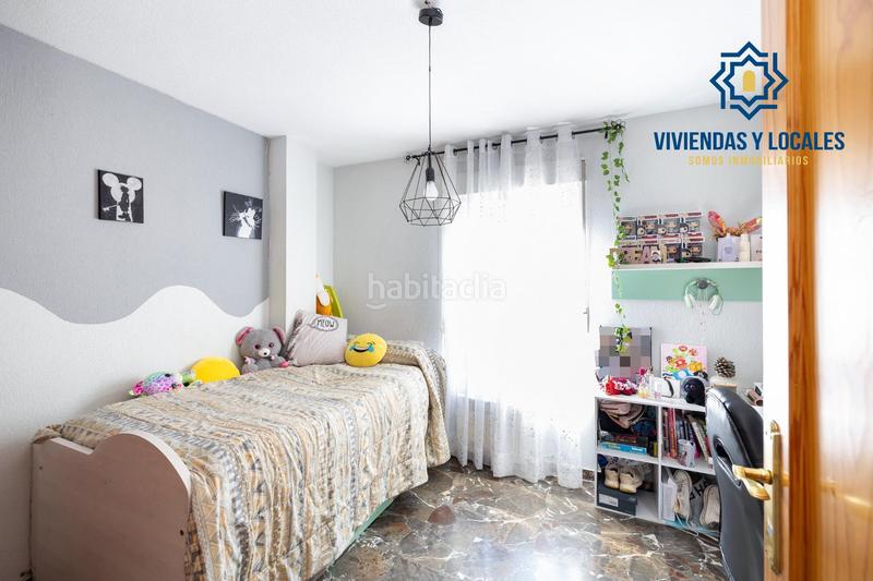 Foto fee6341e-d53b-495a-8738-8553af406610. Chalet  independiente en esquina loma verde en Albolote