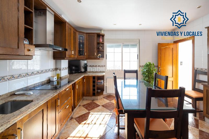 Foto 4df2fd47-fd3e-420f-92f4-b9274ef4d3f1. Casa adosada casa unifamiliar en Huétor Vega