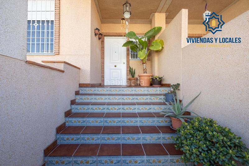 Foto ed8907cc-0171-40d9-9751-5cee5768f108. Casa adosada casa unifamiliar en Huétor Vega