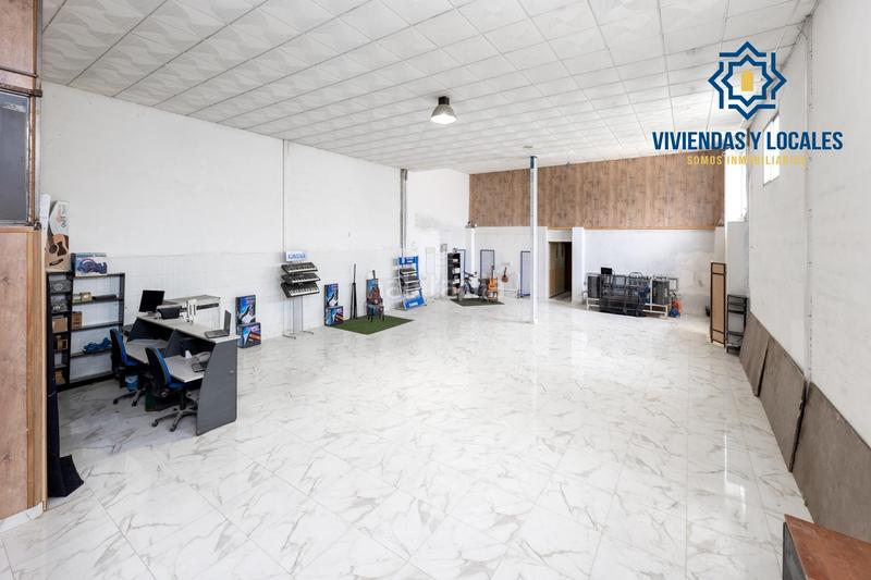 Foto 75eca7fc-691c-4fc7-a52b-93cbd1a70968. Nau industrial amb calefacció a Atarfe