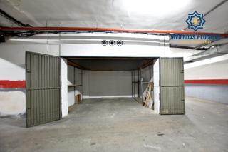 Parking coche  Calle agustin escribano. Parque del genil