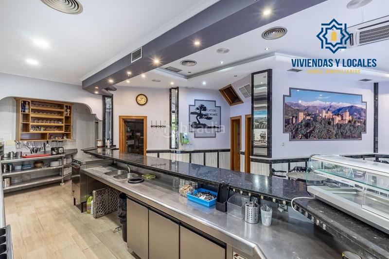 Foto 630f320a-7319-4cbe-9344-b14ba941d518. Local comercial a calle rector lopez argueta 23 a Granada