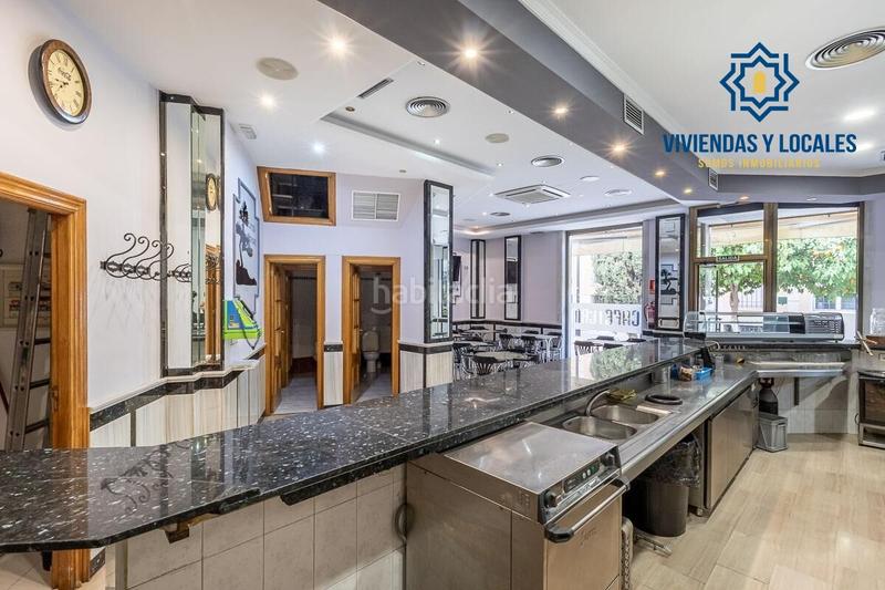 Foto 661da57c-b7cf-45de-8673-e1579fcc5c9a. Local comercial a calle rector lopez argueta 23 a Granada