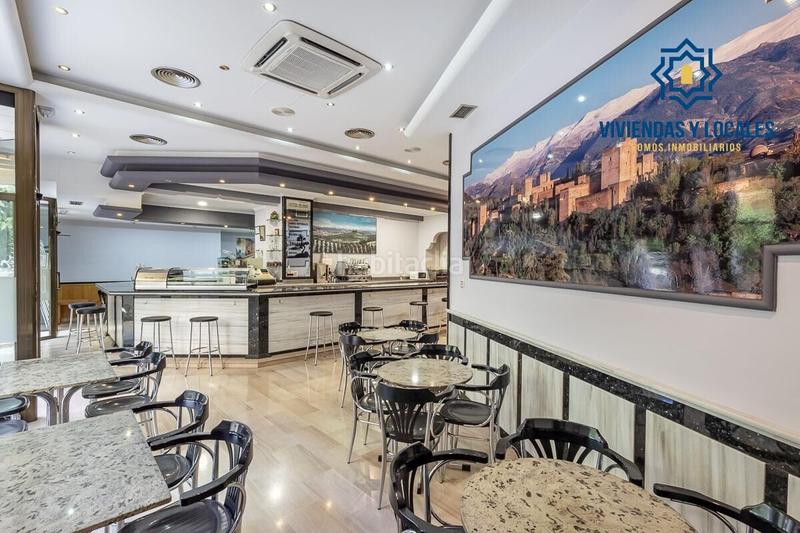 Foto 689126fc-6724-4f82-b353-e972e7417990. Local comercial a calle rector lopez argueta 23 a Granada