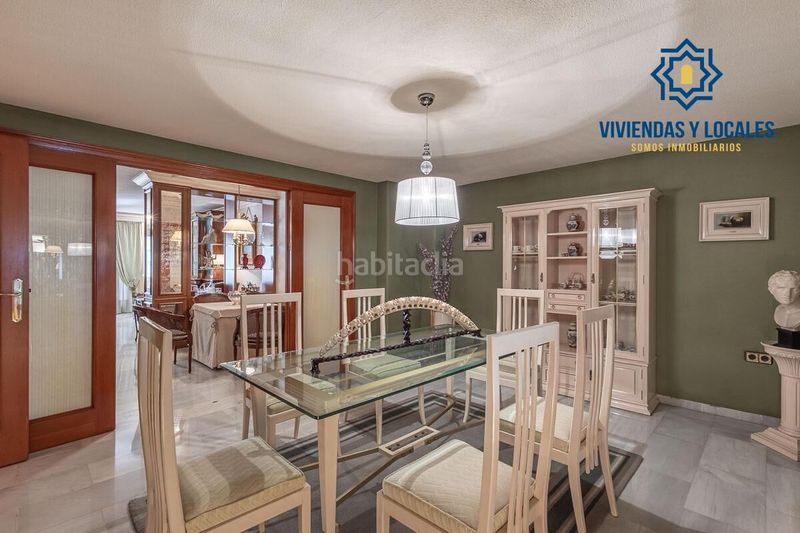 Foto 50d577ff-37f3-4b3f-bb79-810f6106059d. Piso exclusivo piso con jardín privativo en una de las mejores urbanizaciones en Granada