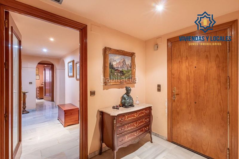 Foto 5d38c4a3-63d7-4664-a458-ba2f7fa86407. Piso exclusivo piso con jardín privativo en una de las mejores urbanizaciones en Granada