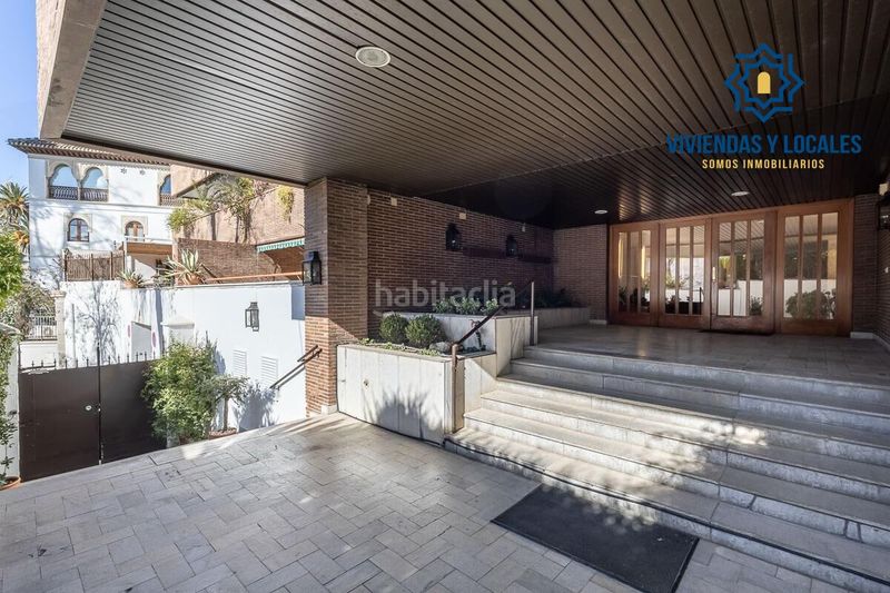 Foto 7b3bdfd3-5ec4-4604-b1ea-5a180c7d3c48. Piso exclusivo piso con jardín privativo en una de las mejores urbanizaciones en Granada