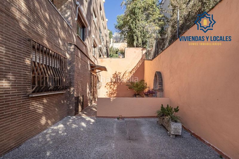 Foto 807c53be-6c09-44c4-bd2f-ba0747c40f39. Piso exclusivo piso con jardín privativo en una de las mejores urbanizaciones en Granada