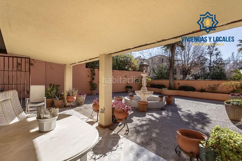 Foto 90adf9cb-9cfa-4e9a-81f1-ba838b8ba626. Piso exclusivo piso con jardín privativo en una de las mejores urbanizaciones en Granada
