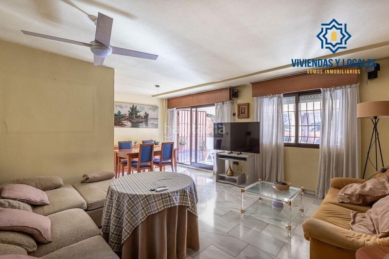 Foto a1c57139-40a6-48c3-8c36-5ace598f2ea3. Piso exclusivo piso con jardín privativo en una de las mejores urbanizaciones en Granada