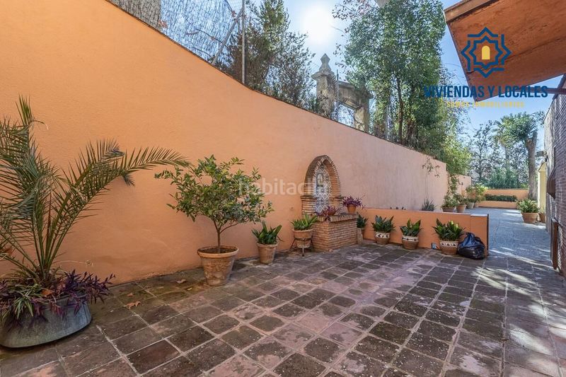 Foto a26cbaeb-892c-4374-9e2d-d4fb5fb64c69. Piso exclusivo piso con jardín privativo en una de las mejores urbanizaciones en Granada