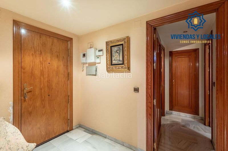Foto b7ce86a0-6386-4cd1-a49b-d8b7e045a399. Piso exclusivo piso con jardín privativo en una de las mejores urbanizaciones en Granada