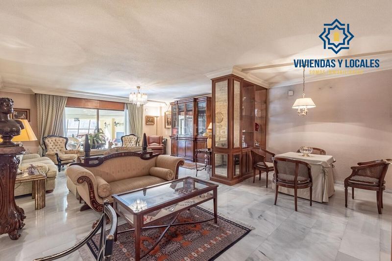 Foto c17f448c-425f-4d10-b886-7b7d362c08de. Piso exclusivo piso con jardín privativo en una de las mejores urbanizaciones en Granada