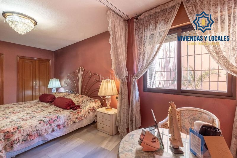 Foto d83643d5-2a9e-4211-a9f5-40b3fa604e7e. Piso exclusivo piso con jardín privativo en una de las mejores urbanizaciones en Granada