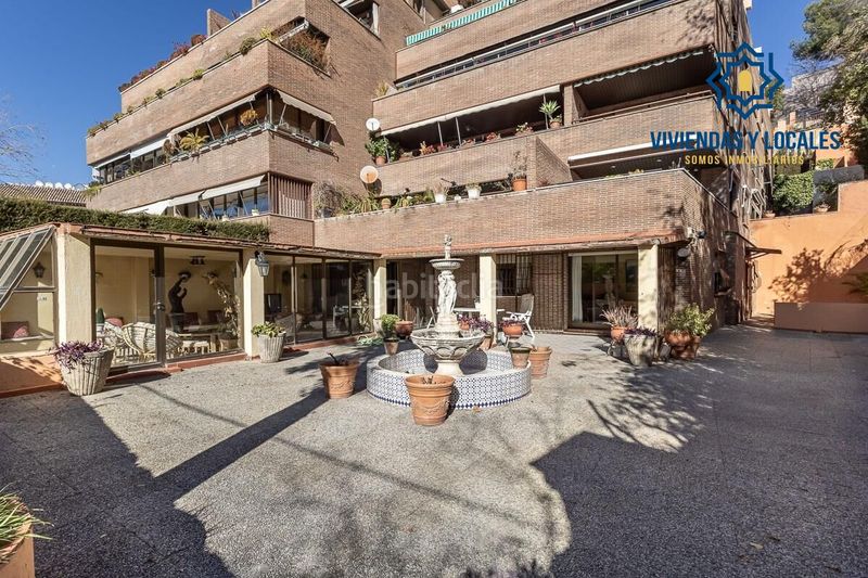 Foto db9ab304-50a2-4a93-9047-7fd5eeea2fa7. Piso exclusivo piso con jardín privativo en una de las mejores urbanizaciones en Granada