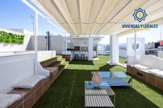 Dachwohnung in Campus de la Salud. Ático dúplex reformado con terraza de ensueño en armilla