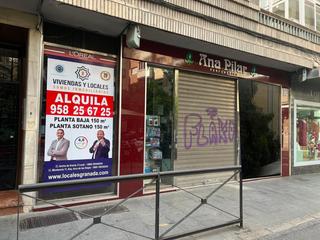 Location Local commercial à Calle alhondiga 35. Local con gran fachada en una de las zonas mas comerciales de gr
