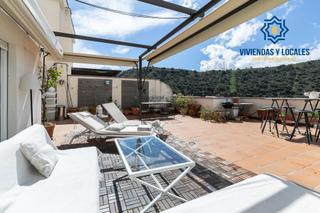 Maison à Crta. De la Sierra. Casa en venta en urbanización privada junto al hospital vithas!