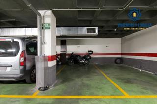 Parking coche  Emir. Se vende plaza de aparcamiento amplia en parque lagos