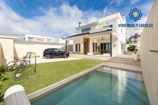 Xalet a Peligros. Increíble casa de lujo en urbanización monteluz